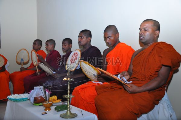Commander dedicates a building to Sri Samudragiri Viharaya, Rumassala