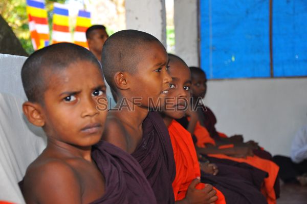 Commander dedicates a building to Sri Samudragiri Viharaya, Rumassala