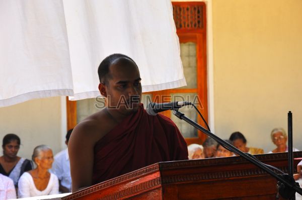 Commander dedicates a building to Sri Samudragiri Viharaya, Rumassala