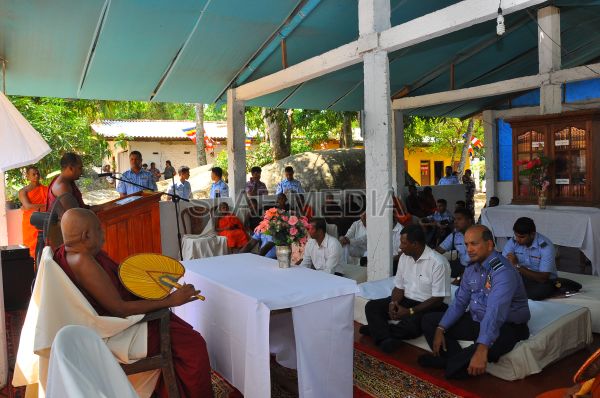 Commander dedicates a building to Sri Samudragiri Viharaya, Rumassala