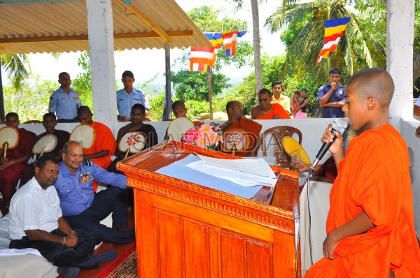 Commander dedicates a building to Sri Samudragiri Viharaya, Rumassala