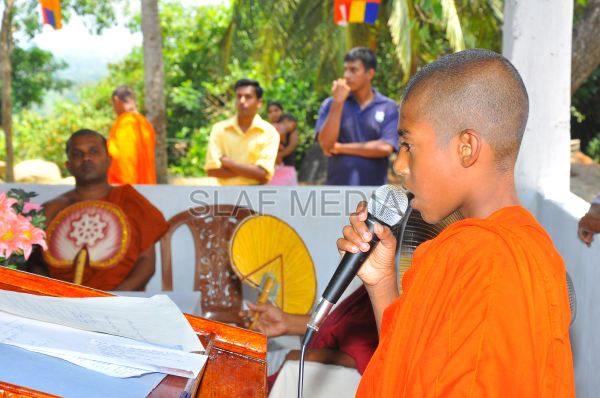 Commander dedicates a building to Sri Samudragiri Viharaya, Rumassala