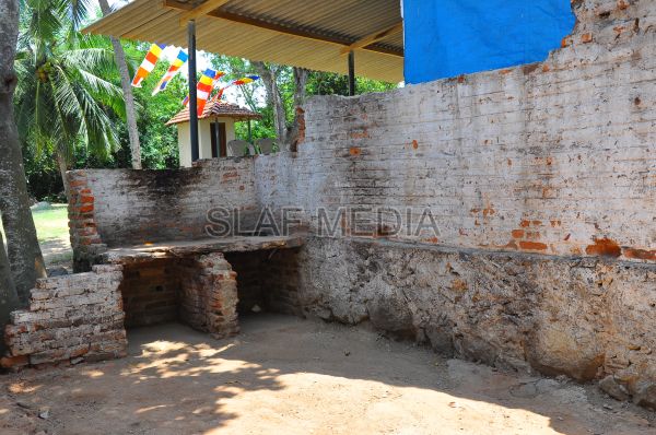 Commander dedicates a building to Sri Samudragiri Viharaya, Rumassala