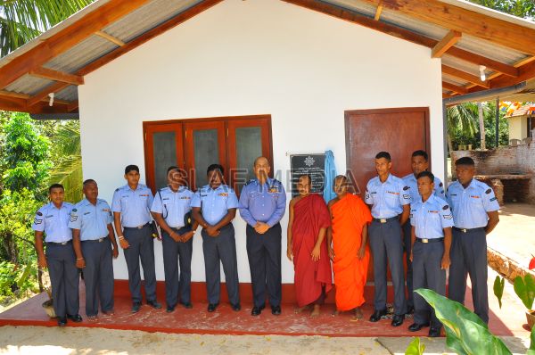 Commander dedicates a building to Sri Samudragiri Viharaya, Rumassala