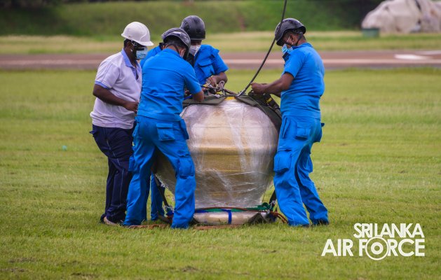 SLAF SUCCESSFULLY PLACES FINIAL ON TOP OF THE SANDAHIRU SEYA