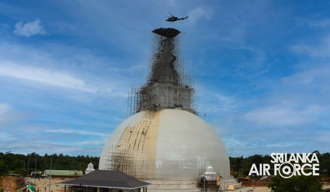 SLAF SUCCESSFULLY PLACES FINIAL ON TOP OF THE SANDAHIRU SEYA