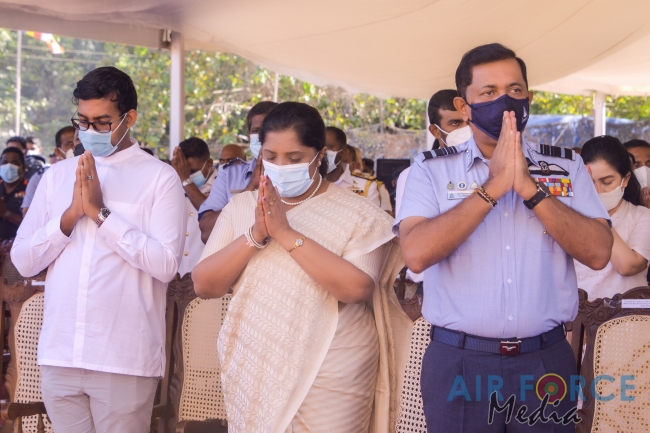 COMMANDER PARTICIPATES FOR “SANDAHIRU SEYA” TREASURE DEPOSITING
CEREMONY