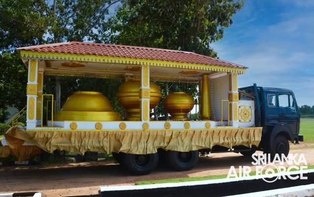 SLAF SUCCESSFULLY PLACES FINIAL ON TOP OF THE SANDAHIRU SEYA