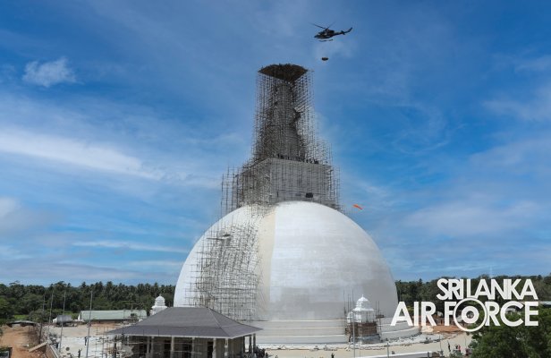 SLAF SUCCESSFULLY PLACES FINIAL ON TOP OF THE SANDAHIRU SEYA