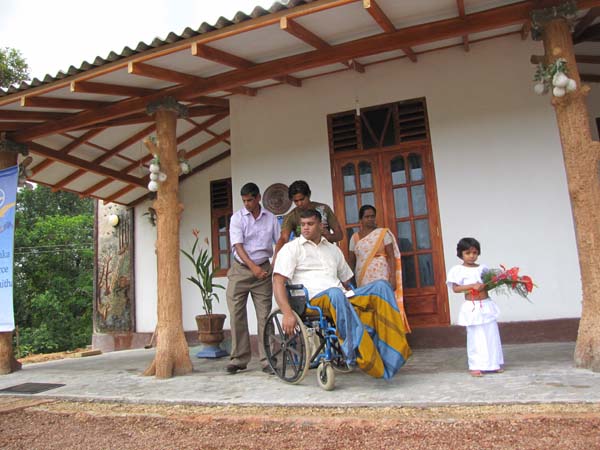 SLAF Seva Vanitha Donates Rs 1 million House to War Hero SLAF Seva Vanitha Donates Rs 1 million House to War Hero