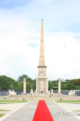 The
President of Seychelles pays a floral tribute to the fallen war heroes