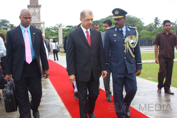 The
President of Seychelles pays a floral tribute to the fallen war heroes