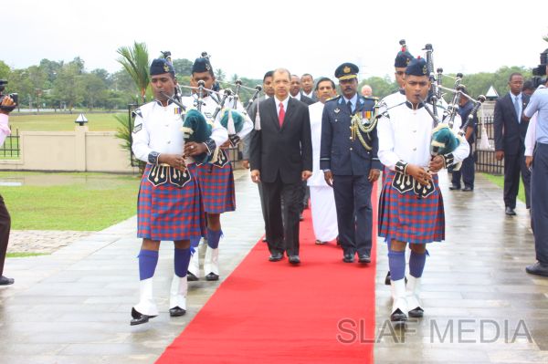 The
President of Seychelles pays a floral tribute to the fallen war heroes