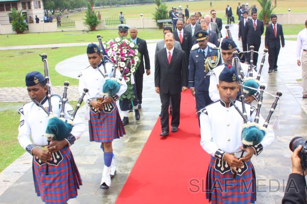 The
President of Seychelles pays a floral tribute to the fallen war heroes