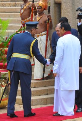 The President of Seychelles accorded a guard of honour by SLAF