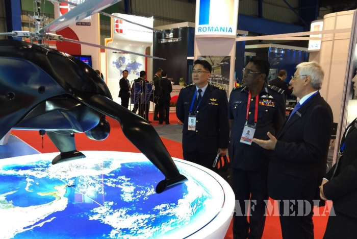 The Commander Visits the Singapore Air Show