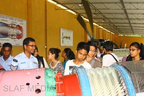 A Batch of Foreign Students Visit to The SLAF Museum