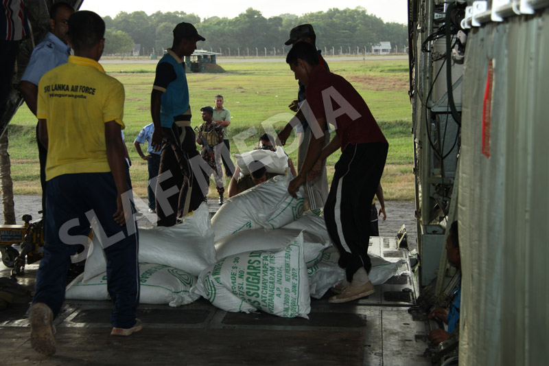 අත්යවශ්යය වියලි ආහාර ටොන් 18ක් ගුවනින් පකිස්තානයට