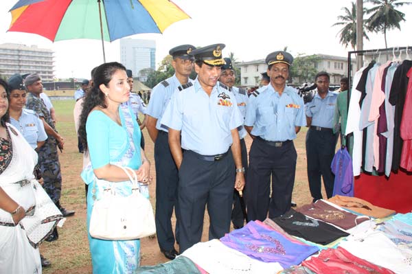ගුවන් හමුදා අවුරුදු පොළ මෙවර කොළඹ කදවුරේදී.. Air Force Avurudu Pola Attracts Large Crowds