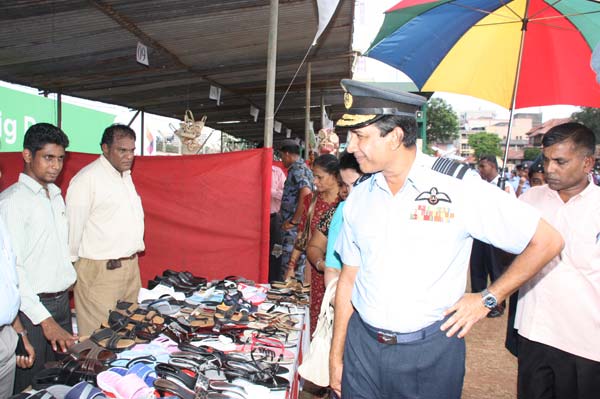 ගුවන් හමුදා අවුරුදු පොළ මෙවර කොළඹ කදවුරේදී.. Air Force Avurudu Pola Attracts Large Crowds