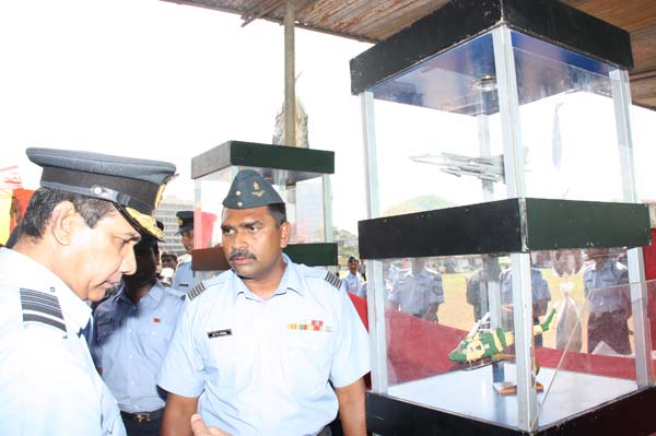 ගුවන් හමුදා අවුරුදු පොළ මෙවර කොළඹ කදවුරේදී.. Air Force Avurudu Pola Attracts Large Crowds