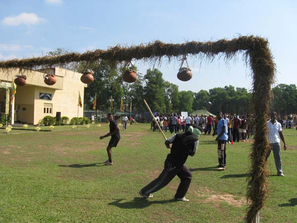 නිදහසේ බක්මහ සැණකෙළිය නිමාවෙයි New Year Celebrations at Ratmalana