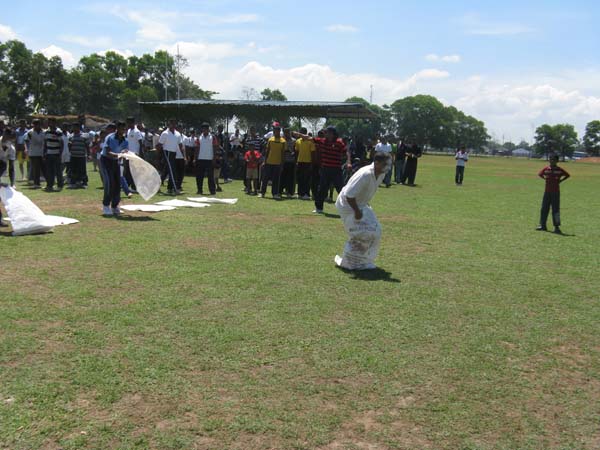 නිදහසේ බක්මහ සැණකෙළිය නිමාවෙයි New Year Celebrations at Ratmalana