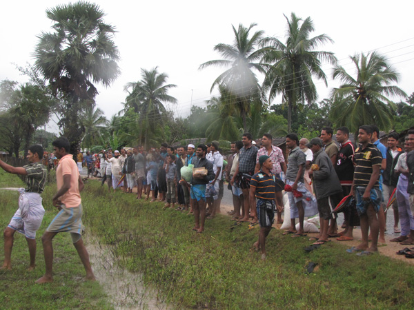 ගුවන් හමුදාව දිගටම සහන සේවා වල