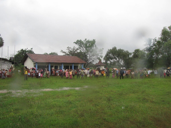 ගුවන් හමුදාව දිගටම සහන සේවා වල