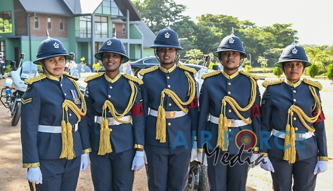 SLAF Utilize Female AF Police Ceremonial Riders for the First Time