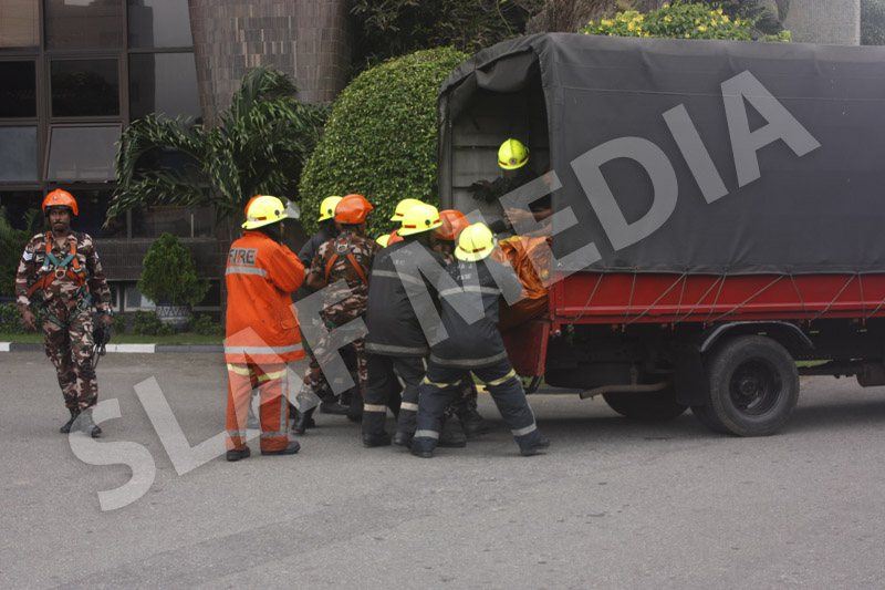 SLAF FIRE FIGHTගුවන් හමුදා ගිණි නිවීමේ ඒකකය ගිණි නිවීමේ පුහුණු සරඹයක් සාර්ථකව නිමකරයි SLAF FIRE FIGHTගුවන් හමුදා ගිණි නිවීමේ ඒකකය ගිණි නිවීමේ පුහුණු සරඹයක් සාර්ථකව නිමකරයි
