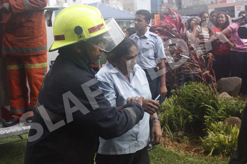 SLAF FIRE FIGHTගුවන් හමුදා ගිණි නිවීමේ ඒකකය ගිණි නිවීමේ පුහුණු සරඹයක් සාර්ථකව නිමකරයි SLAF FIRE FIGHTගුවන් හමුදා ගිණි නිවීමේ ඒකකය ගිණි නිවීමේ පුහුණු සරඹයක් සාර්ථකව නිමකරයි