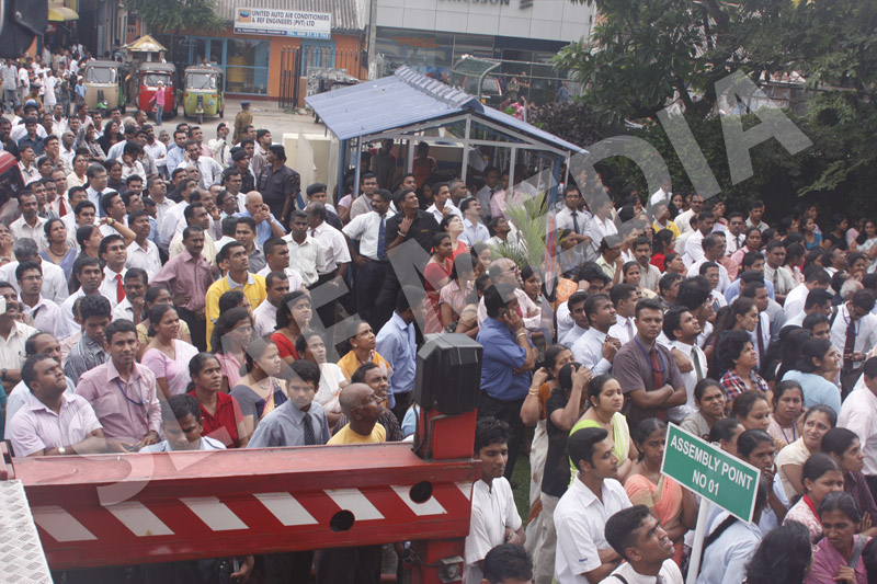 SLAF FIRE FIGHTගුවන් හමුදා ගිණි නිවීමේ ඒකකය ගිණි නිවීමේ පුහුණු සරඹයක් සාර්ථකව නිමකරයි SLAF FIRE FIGHTගුවන් හමුදා ගිණි නිවීමේ ඒකකය ගිණි නිවීමේ පුහුණු සරඹයක් සාර්ථකව නිමකරයි