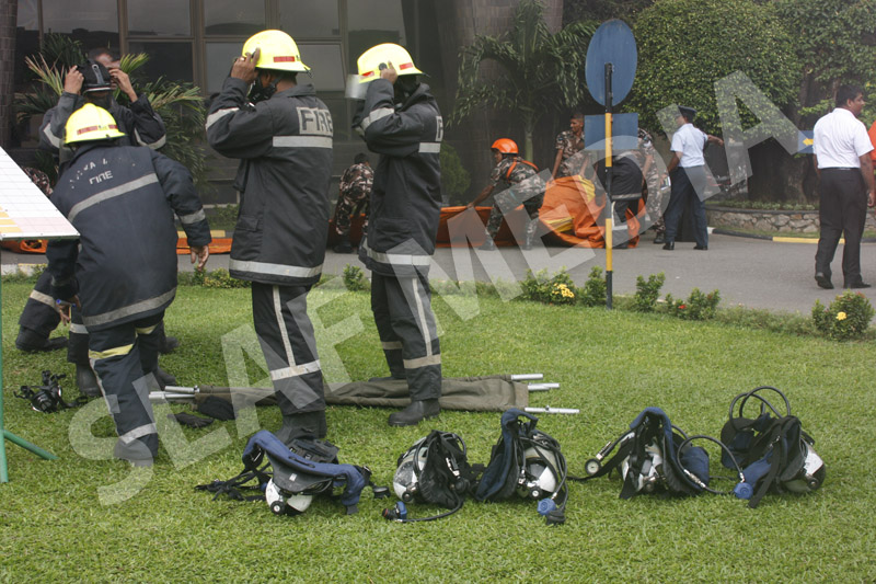 SLAF FIRE FIGHTගුවන් හමුදා ගිණි නිවීමේ ඒකකය ගිණි නිවීමේ පුහුණු සරඹයක් සාර්ථකව නිමකරයි SLAF FIRE FIGHTගුවන් හමුදා ගිණි නිවීමේ ඒකකය ගිණි නිවීමේ පුහුණු සරඹයක් සාර්ථකව නිමකරයි