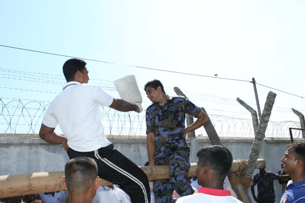කොළඹ කදවුරේ බක් මහ උළෙල මහත් ඉහලින් කොළඹ කදවුරේ බක් මහ උළෙල මහත් ඉහලින්