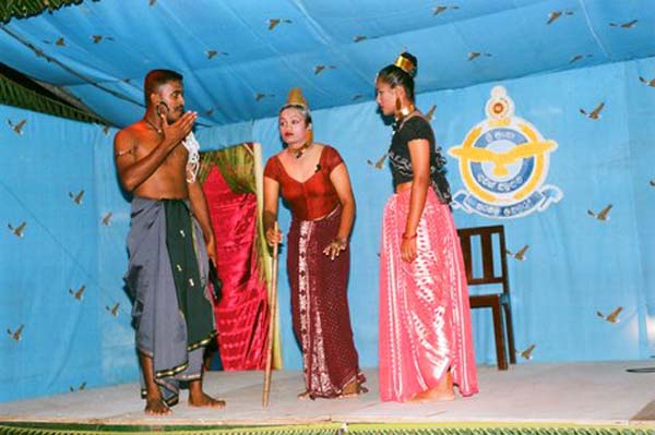 ඒකල කදවුර වෙසක් සිරියෙන් බබළයි ඒකල කදවුර වෙසක් සිරියෙන් බබළයි