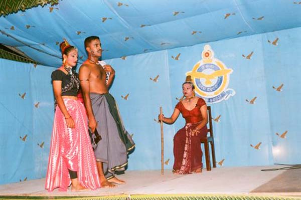 ඒකල කදවුර වෙසක් සිරියෙන් බබළයි ඒකල කදවුර වෙසක් සිරියෙන් බබළයි