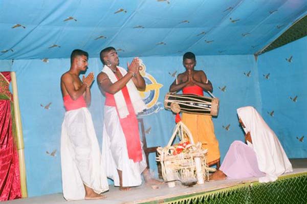 ඒකල කදවුර වෙසක් සිරියෙන් බබළයි ඒකල කදවුර වෙසක් සිරියෙන් බබළයි