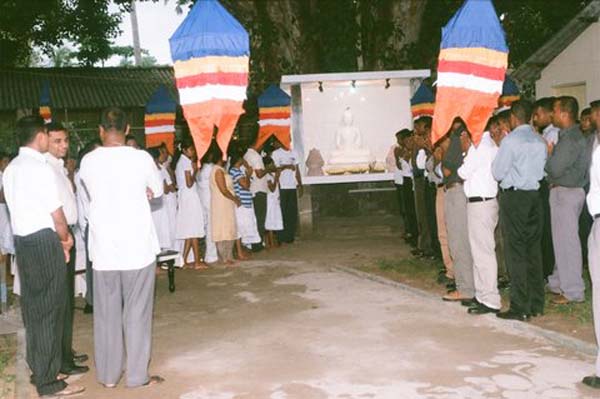 ඒකල කදවුර වෙසක් සිරියෙන් බබළයි ඒකල කදවුර වෙසක් සිරියෙන් බබළයි