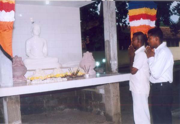 ඒකල කදවුර වෙසක් සිරියෙන් බබළයි ඒකල කදවුර වෙසක් සිරියෙන් බබළයි