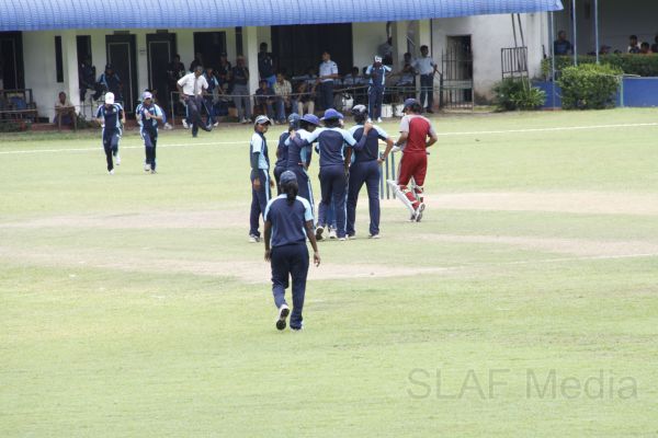 Unbeaten Airwomen Became The Premier League Champions 2011