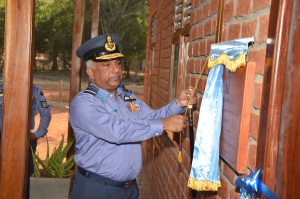 Commander Visits Sri Lanka Air Force Regiment Training School, Vanni