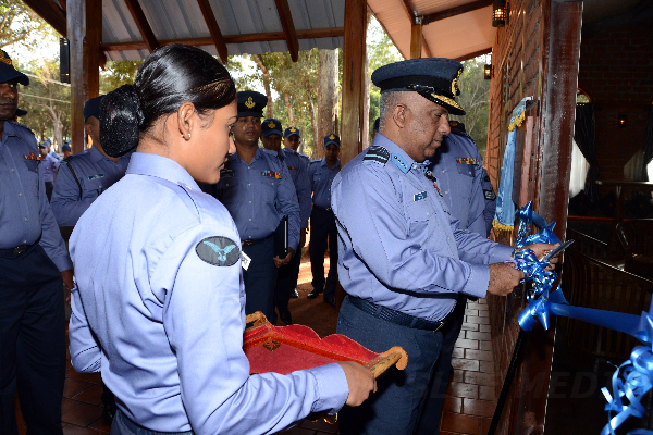 Commander Visits Sri Lanka Air Force Regiment Training School, Vanni