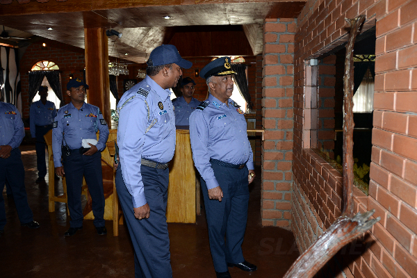 Commander Visits Sri Lanka Air Force Regiment Training School, Vanni
