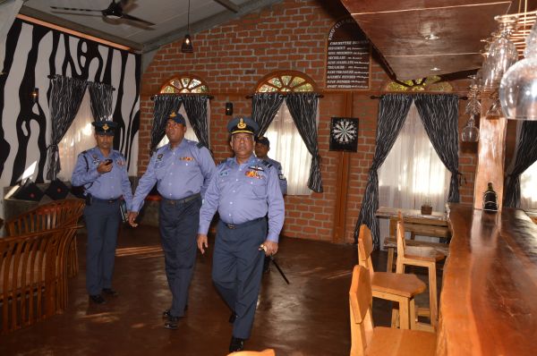 Commander Visits Sri Lanka Air Force Regiment Training School, Vanni