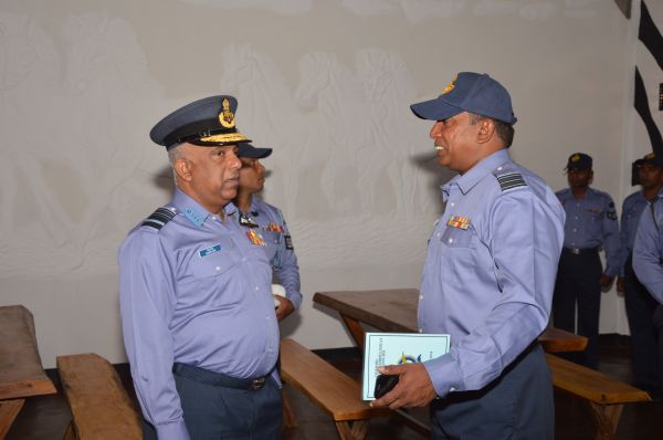 Commander Visits Sri Lanka Air Force Regiment Training School, Vanni