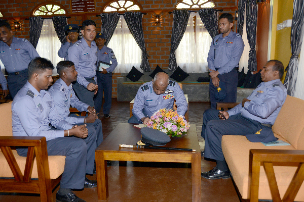 Commander Visits Sri Lanka Air Force Regiment Training School, Vanni