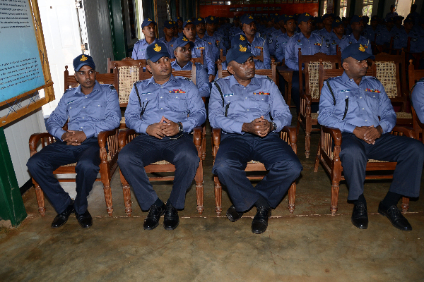 Commander Visits Sri Lanka Air Force Regiment Training School, Vanni