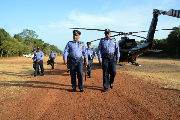 Commander Visits Sri Lanka Air Force Regiment Training School, Vanni