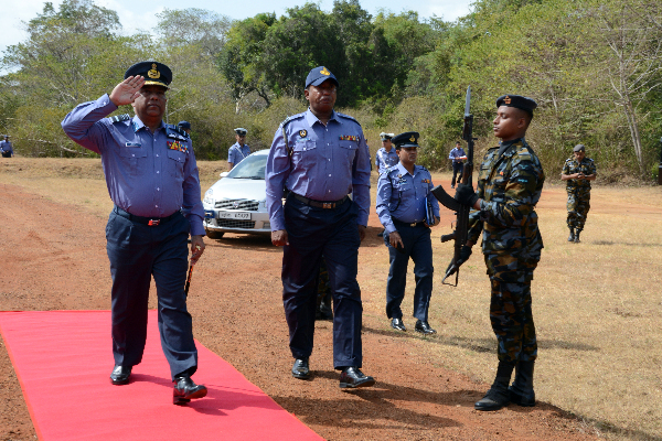 Commander Visits Sri Lanka Air Force Regiment Training School, Vanni